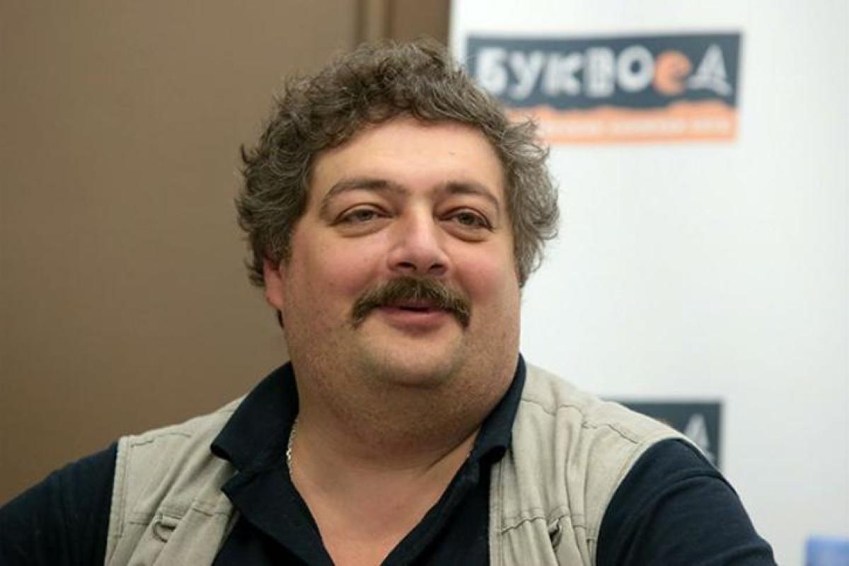 Впал в кому: В России госпитализирован писатель Дмитрий Быков Впал в кому: В России госпитализирован писатель Дмитрий Быков