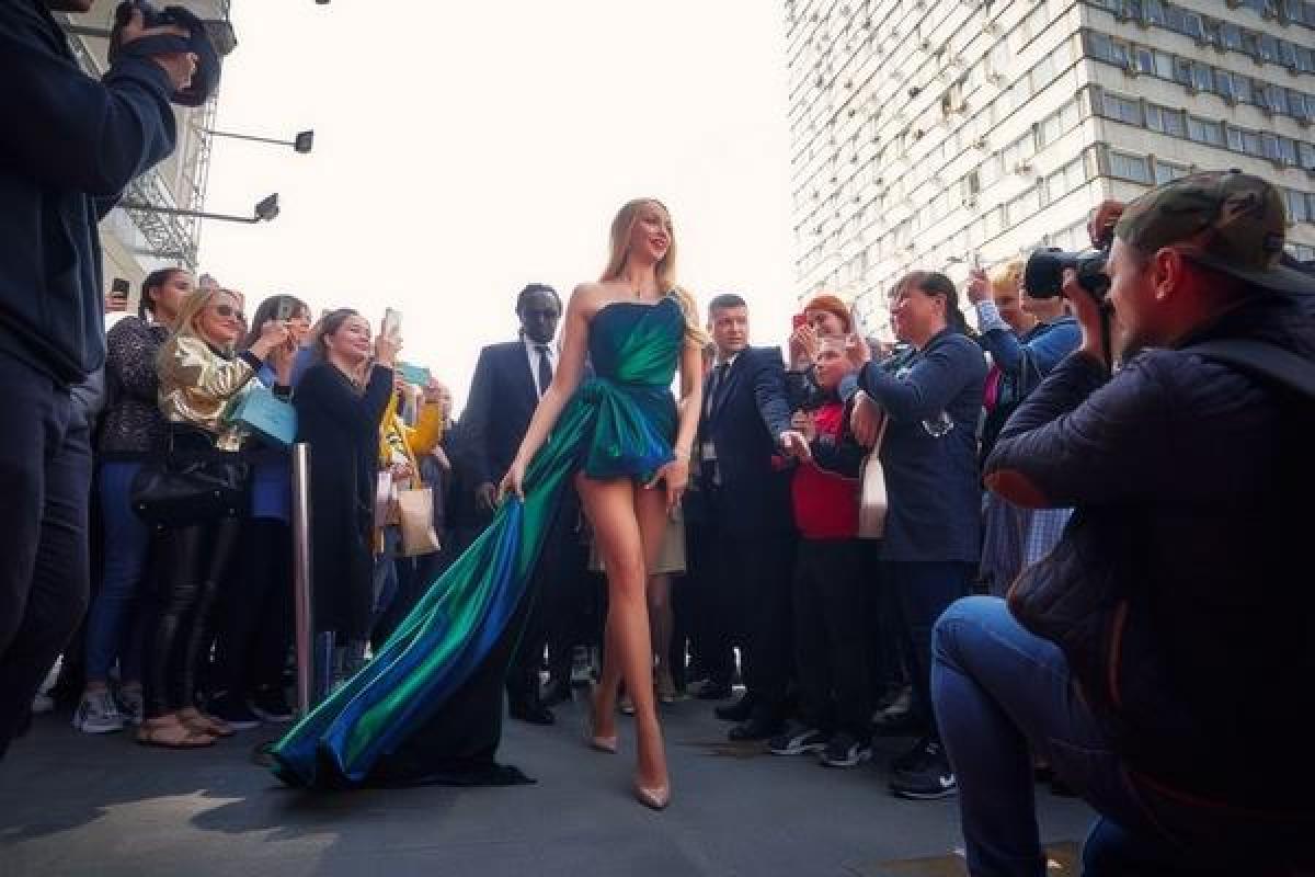 Оля Полякова получила именную звезду на Площади звезд в Киеве