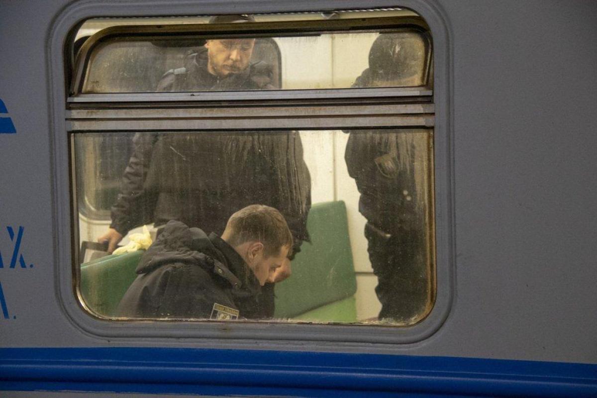 В Киеве в электричке обнаружили труп мужчины В Киеве в электричке обнаружили труп мужчины
