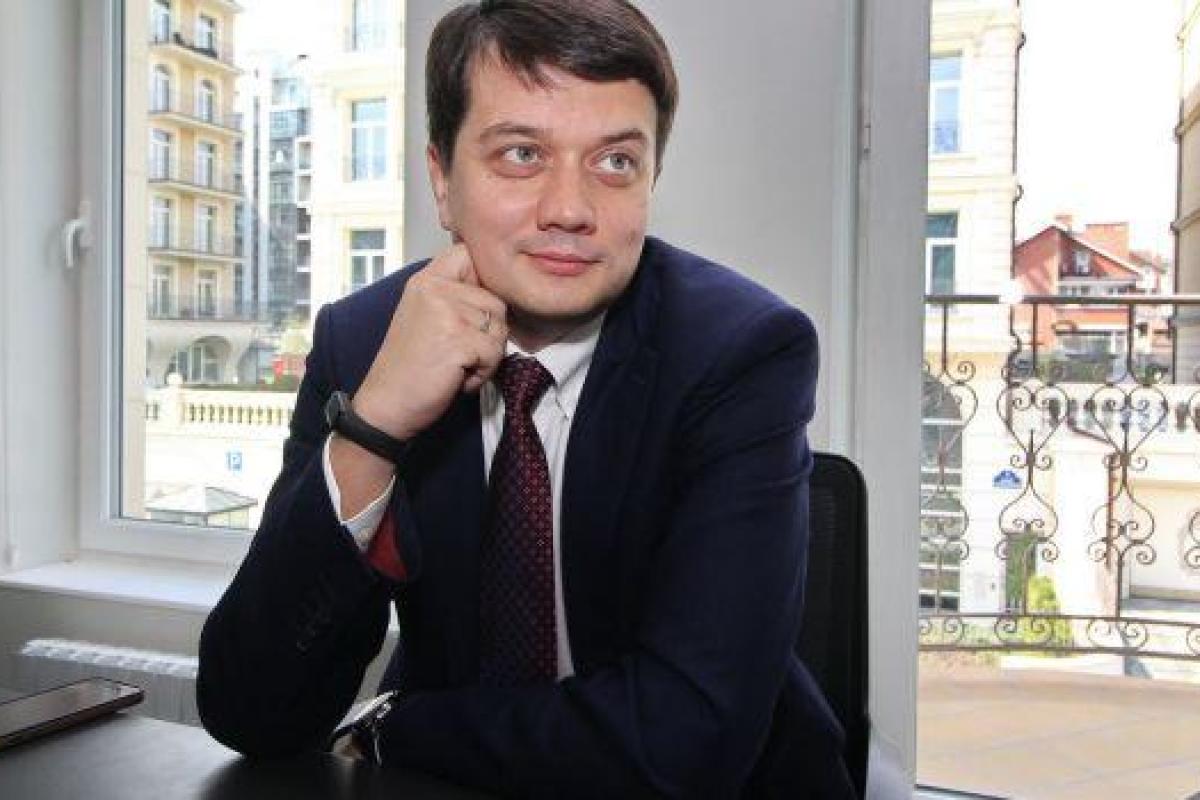 Команда Зеленского озвучила, в каком направлении будет развивать украинский язык Команда Зеленского озвучила, в каком направлении будет развивать украинский язык