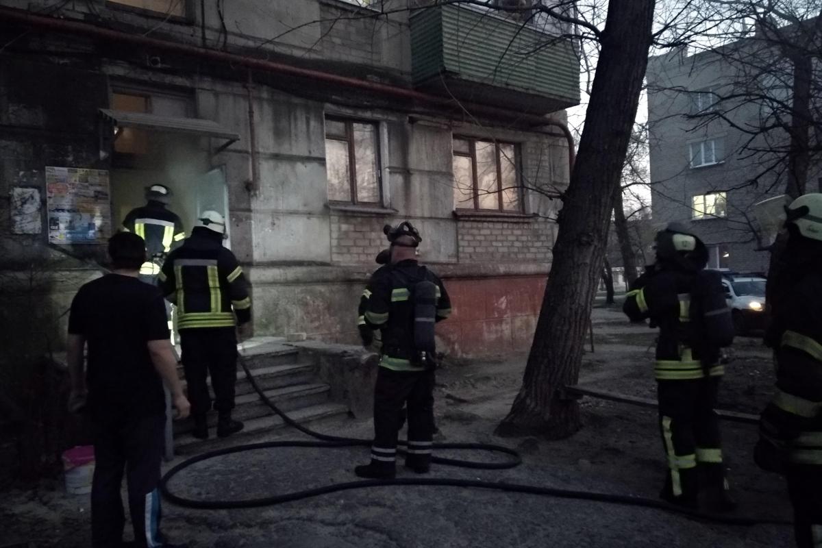 Жильцов эвакуировали: В Северодонецке произошел пожар в пятиэтажном доме
