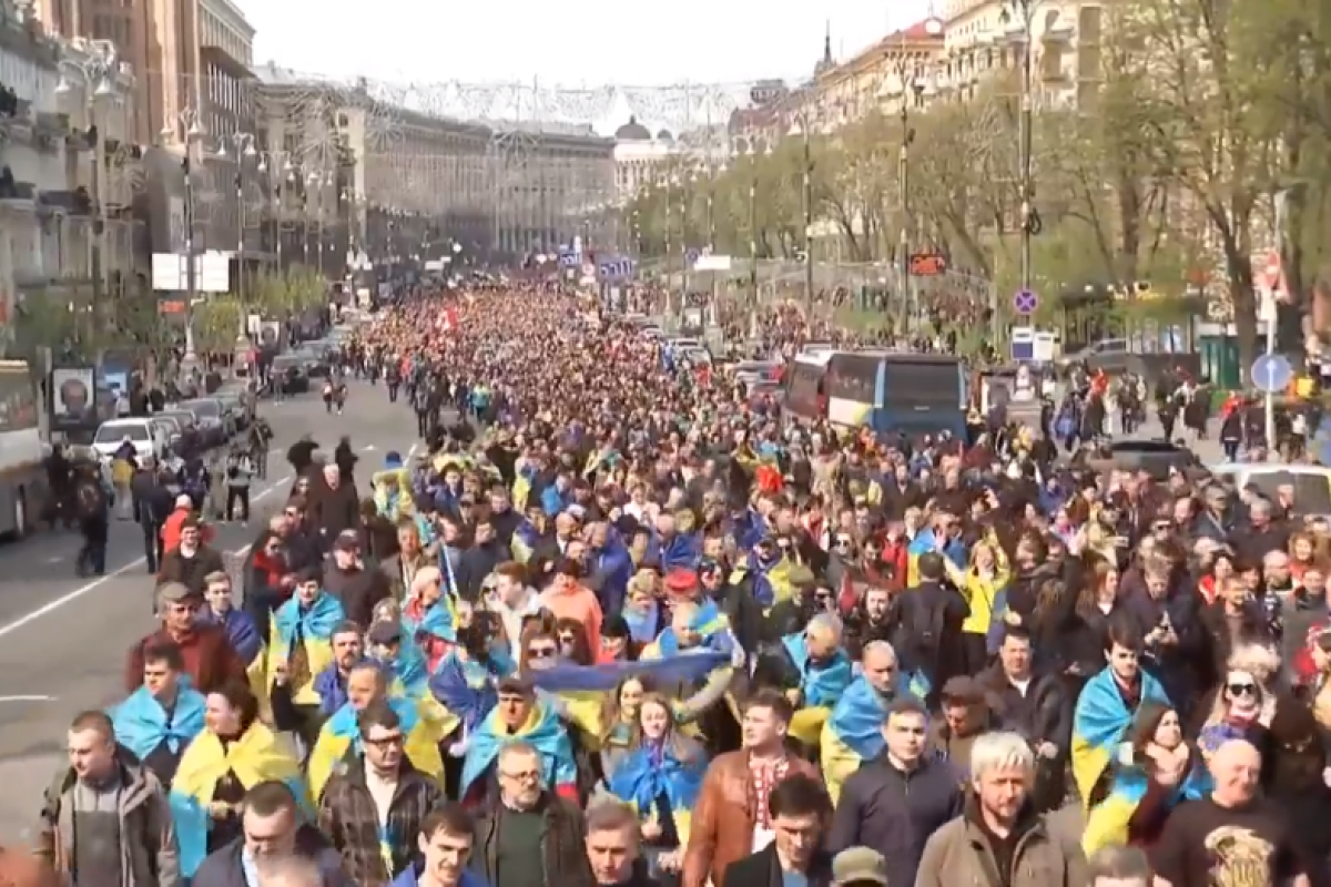 В Киеве состоялась акция "Защити Украину" при участии Порошенко: видео В Киеве состоялась акция "Защити Украину" при участии Порошенко: видео