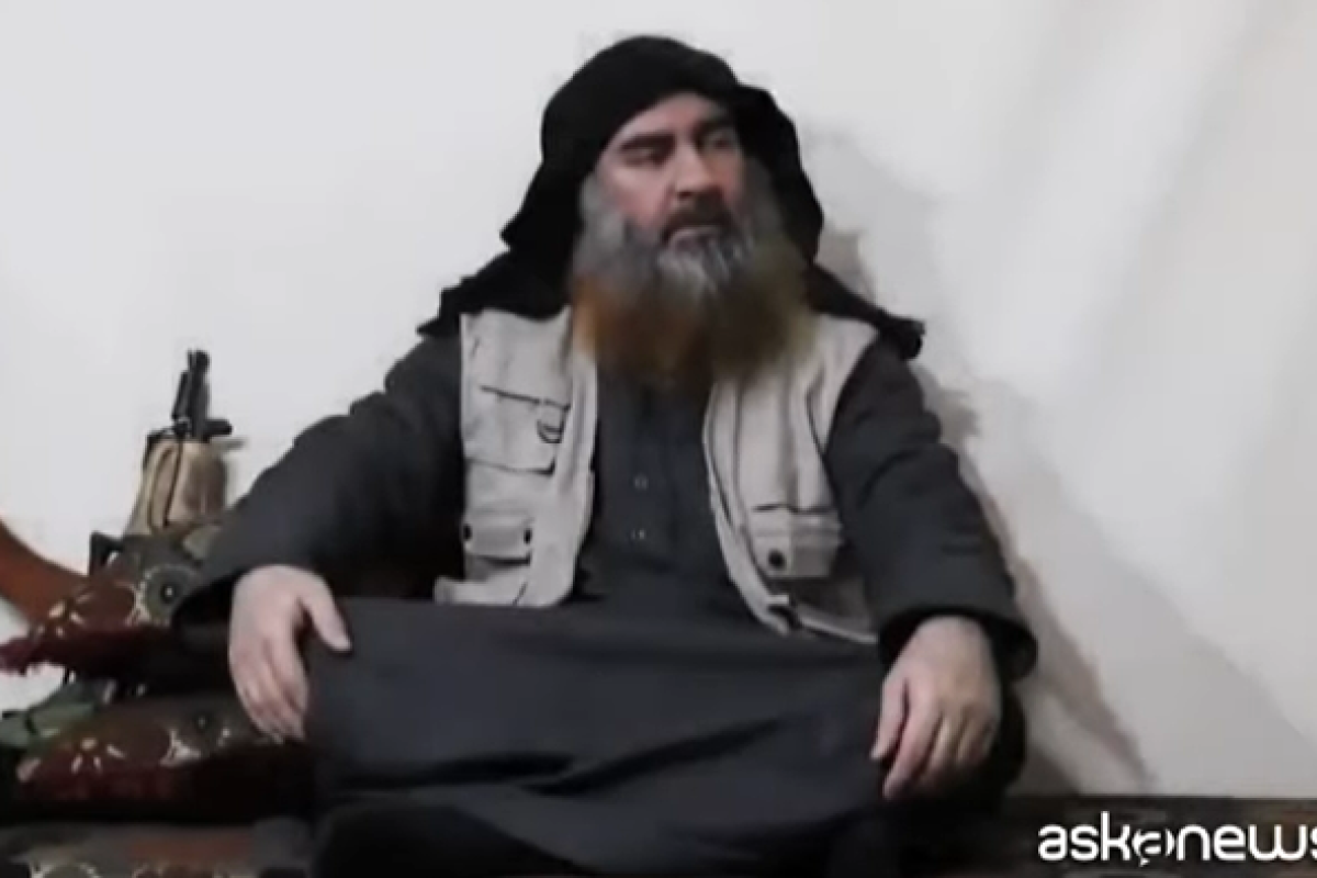 В сети впервые за 5 лет появилось видео с главарем ИГИЛ