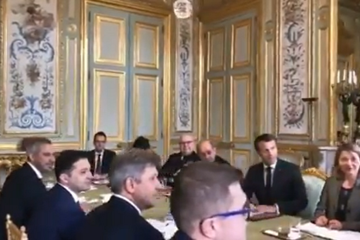Появились первые кадры встречи Зеленского с Макроном Появились первые кадры встречи Зеленского с Макроном
