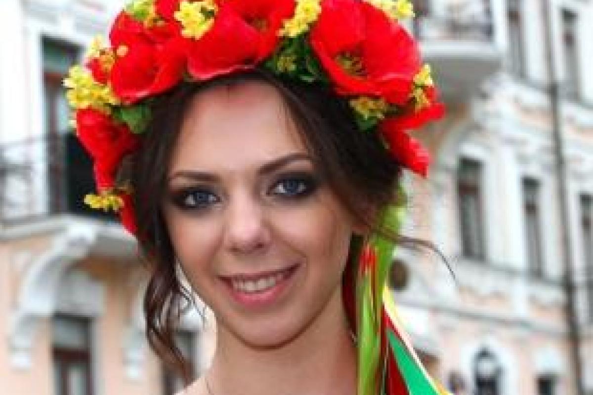 Племянница Софии Ротару поделилась красочными снимками со свадьбы в Индии