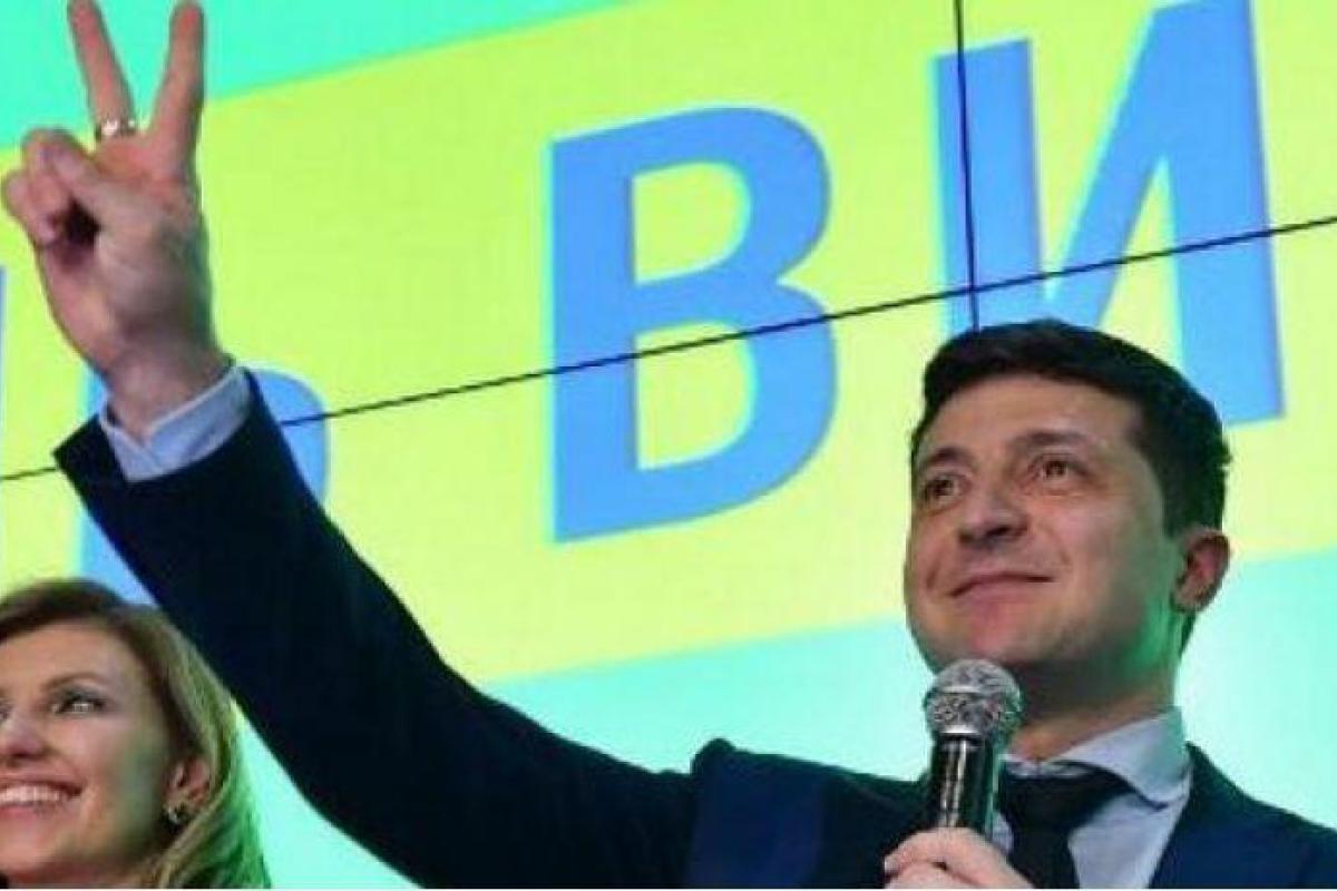 "Верим, что свет победит тьму": Зеленский поздравил украинцев с праздником Пасхи "Верим, что свет победит тьму": Зеленский поздравил украинцев с праздником Пасхи