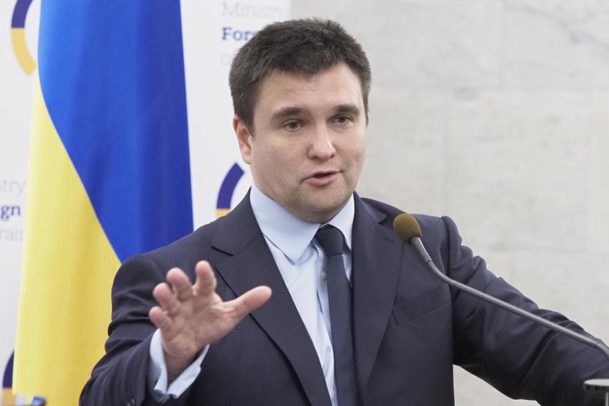 Климкин призвал коллег Евросоюза и G7 ввести новые санкции против РФ из-за незаконной паспортизации ОРДЛО Климкин призвал коллег Евросоюза и G7 ввести новые санкции против РФ из-за незаконной паспортизации ОРДЛО