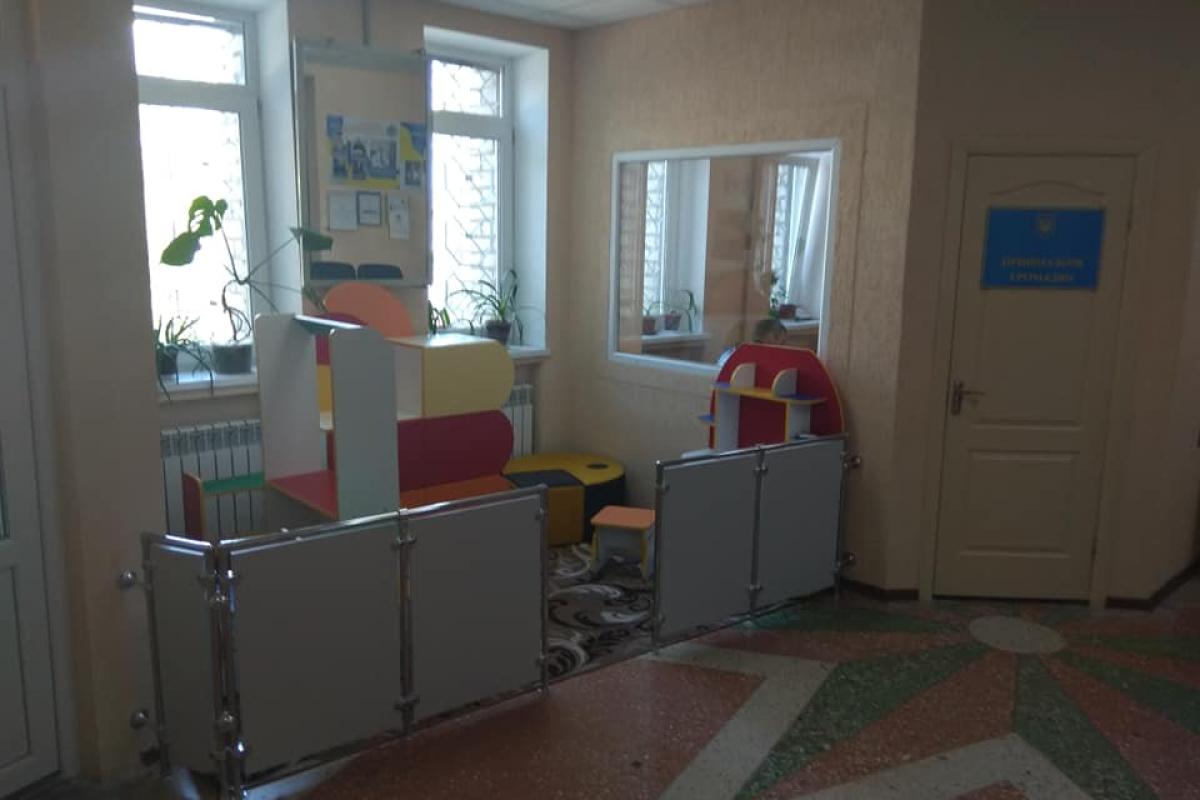 "Можно посещать семейно": в Лисичанском отделе полиции появилась "детская комната"