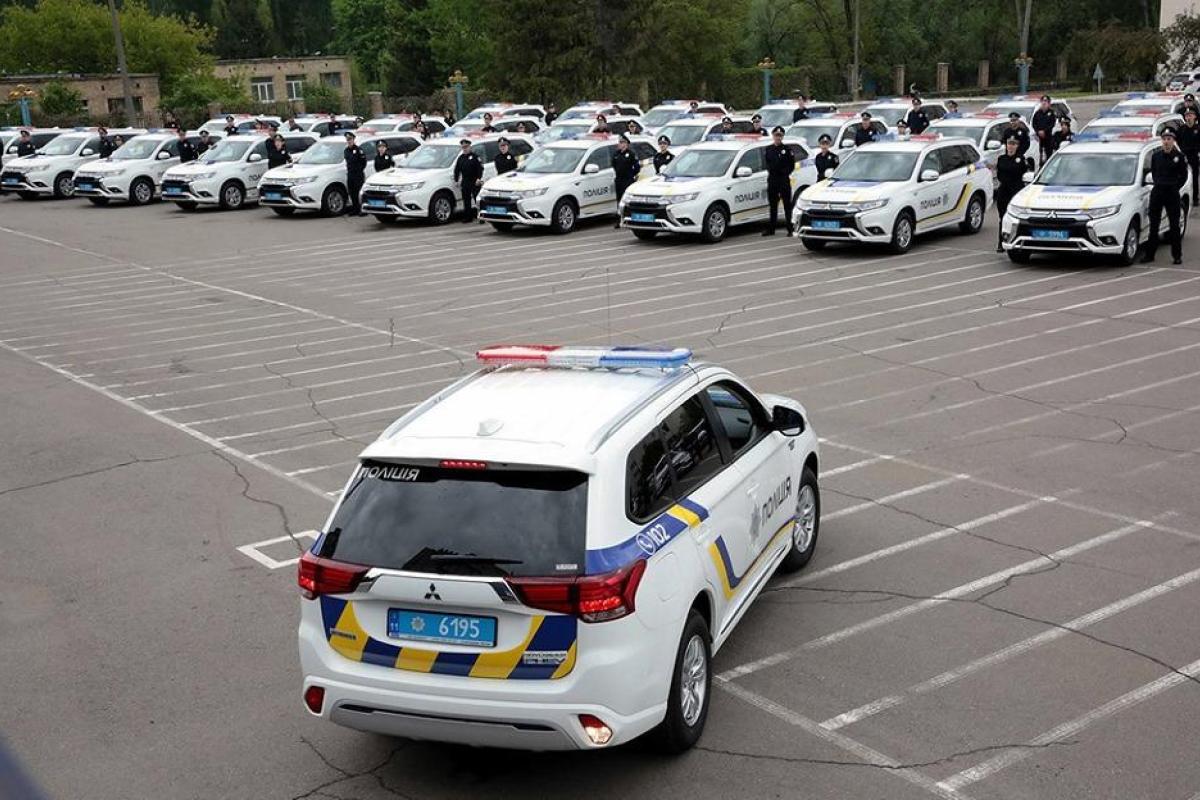 Нацполиция получила 83 гибридных автомобиля Mitsubishi Outlander PHEV нового поколения Нацполиция получила 83 гибридных автомобиля Mitsubishi Outlander PHEV нового поколения