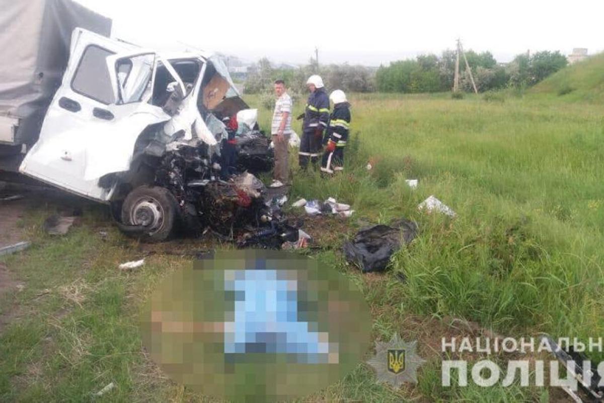 Кровавое ДТП на Одесчине: 4 человека погибли на месте Кровавое ДТП на Одесчине: 4 человека погибли на месте