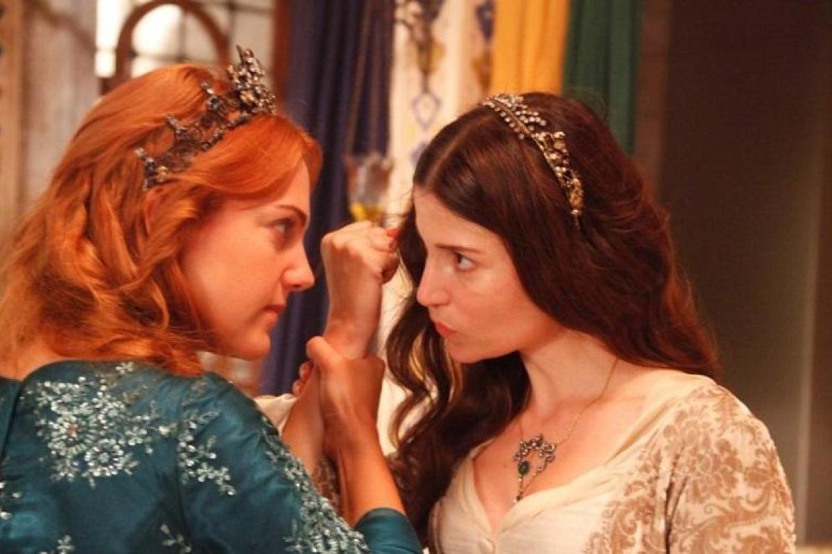 "В последний момент": Путь Мерьем Узерли к роли Хюррем в "Великолепном веке" "В последний момент": Путь Мерьем Узерли к роли Хюррем в "Великолепном веке"