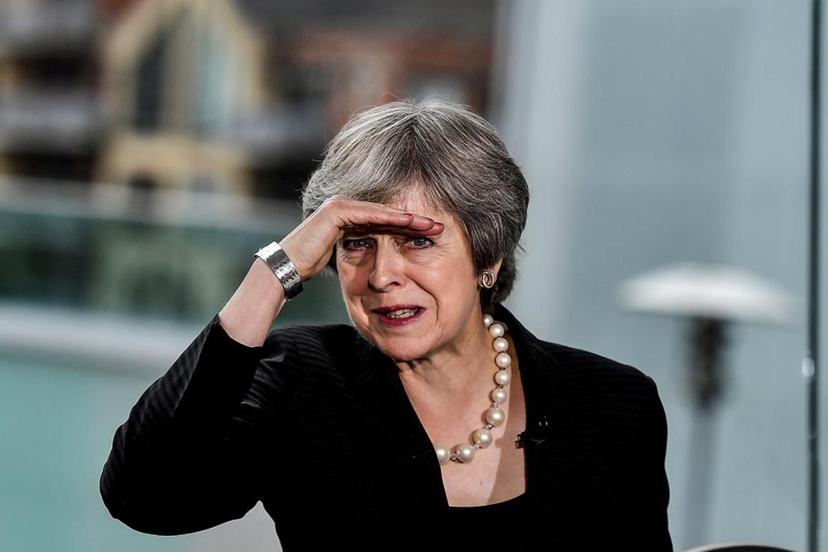 Партия Терезы Мэй потерпела сокрушительное поражение на выборах