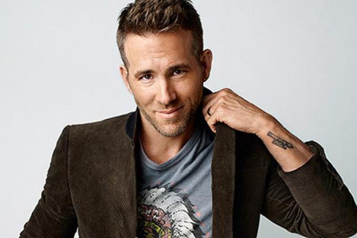 Райан Рейнольдс плевал в лицо ведущему в эфире телешоу Райан Рейнольдс плевал в лицо ведущему в эфире телешоу