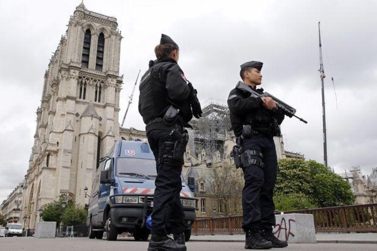 Захватчиком заложников на юге Франции является подросток 