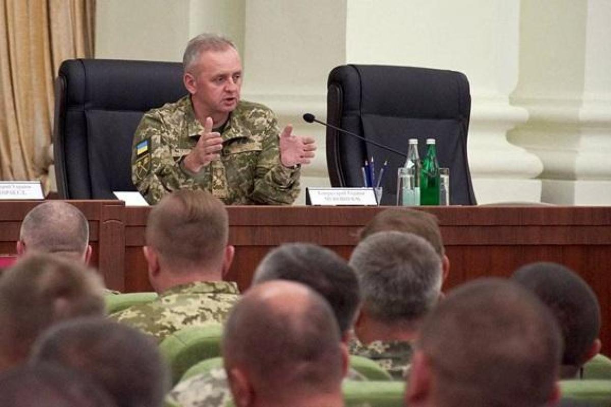 Муженко подал рапорт о передаче дел новому главе Генштаба Хомчаку Муженко подал рапорт о передаче дел новому главе Генштаба Хомчаку