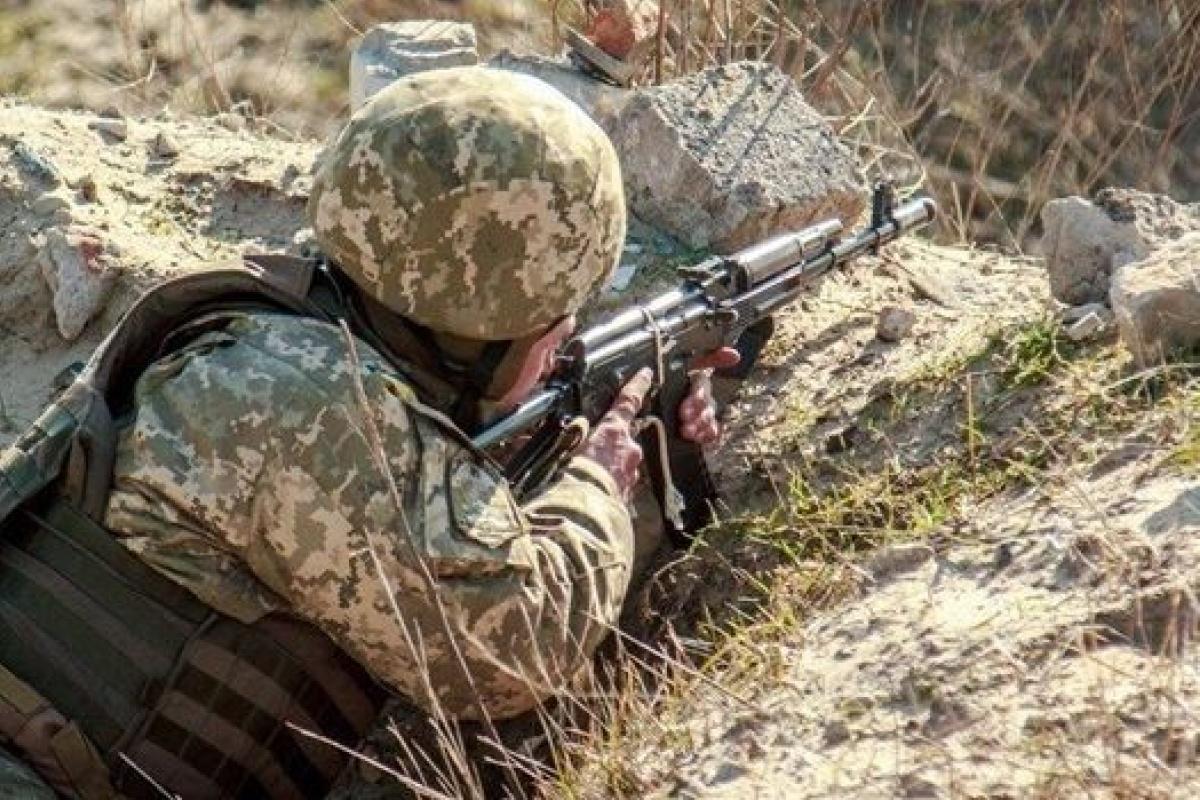 Сутки на Донбассе: ранены два военнослужащих Украины Сутки на Донбассе: ранены два военнослужащих Украины