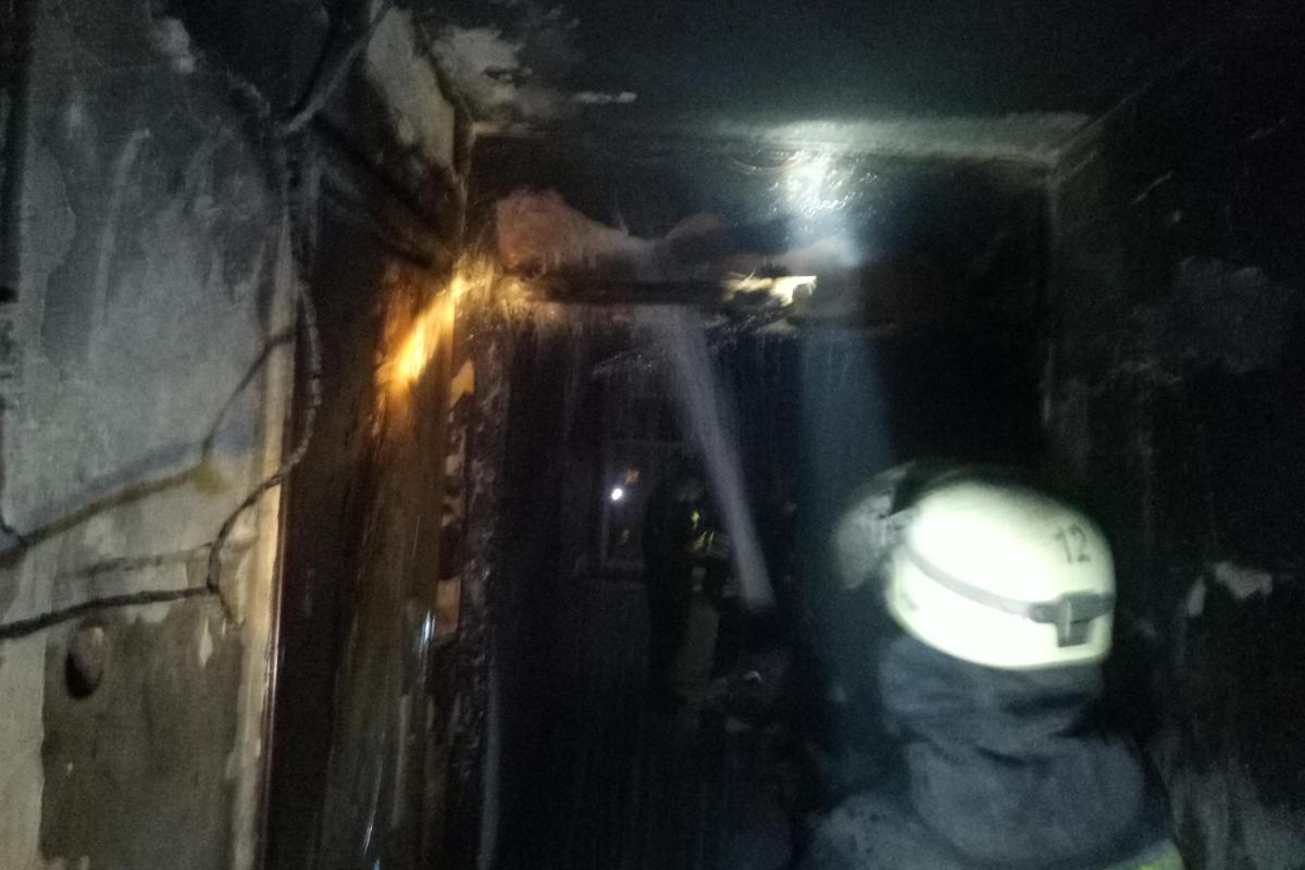 В Северодонецке ночью горела многоэтажка В Северодонецке ночью горела многоэтажка