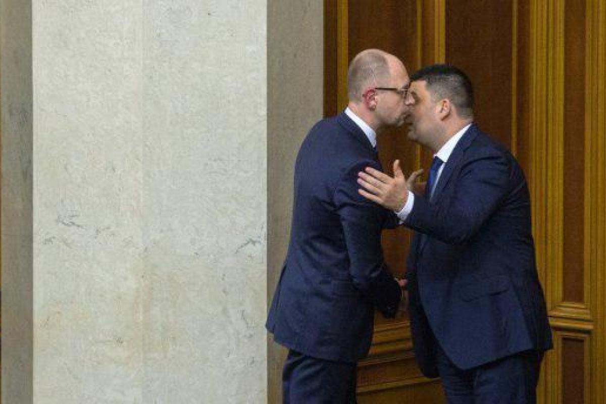 "Партия двух премьеров": Гройсман может объединиться с Яценюком для участия в парламентских выборах "Партия двух премьеров": Гройсман может объединиться с Яценюком для участия в парламентских выборах