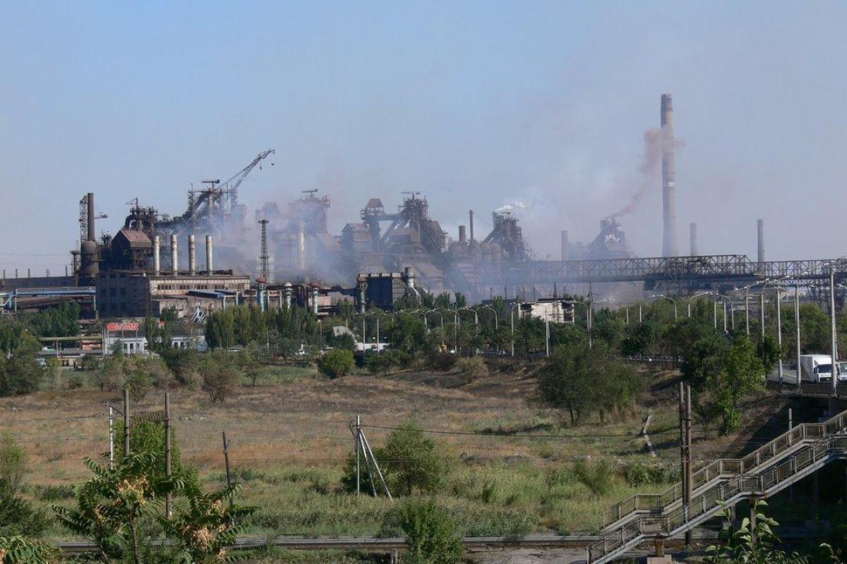 На "Азовстали" в Мариуполе рабочего убило трубой На "Азовстали" в Мариуполе рабочего убило трубой