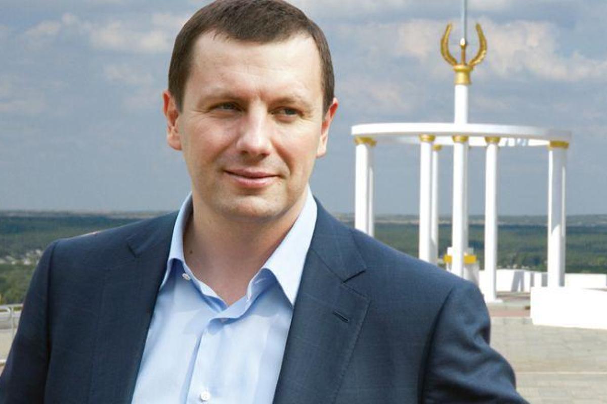 Нардеп из Лисичанска Дунаев поставил "антирекорд", не выполнив ни одного обещания Нардеп из Лисичанска Дунаев поставил "антирекорд", не выполнив ни одного обещания