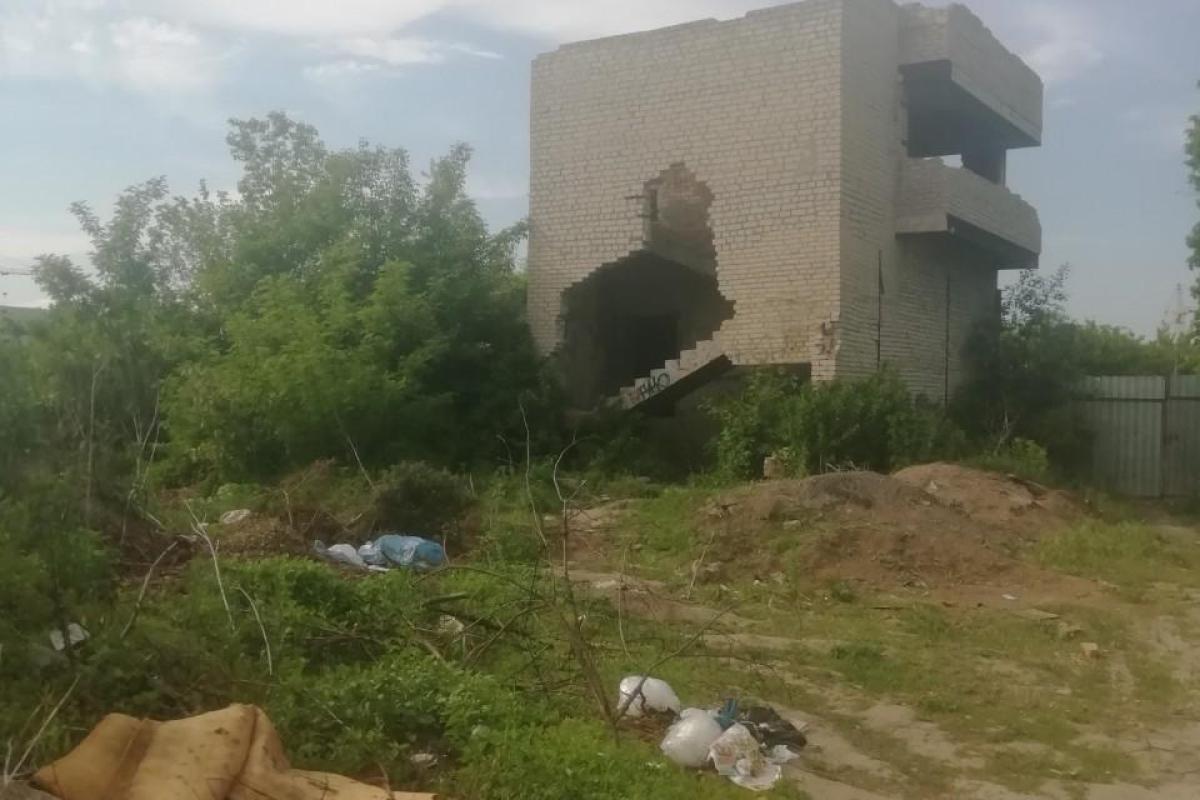 В Харькове на заброшенной стройке нашли труп женщины В Харькове на заброшенной стройке нашли труп женщины
