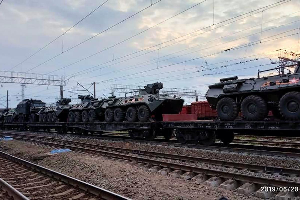 На территорию Беларуси зашли российские военные и техника