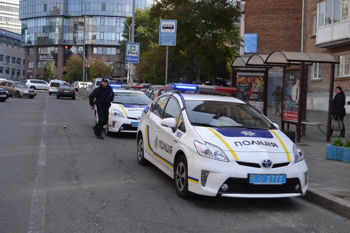 На Полтавщине двое участковых избили посетителя магазина На Полтавщине двое участковых избили посетителя магазина