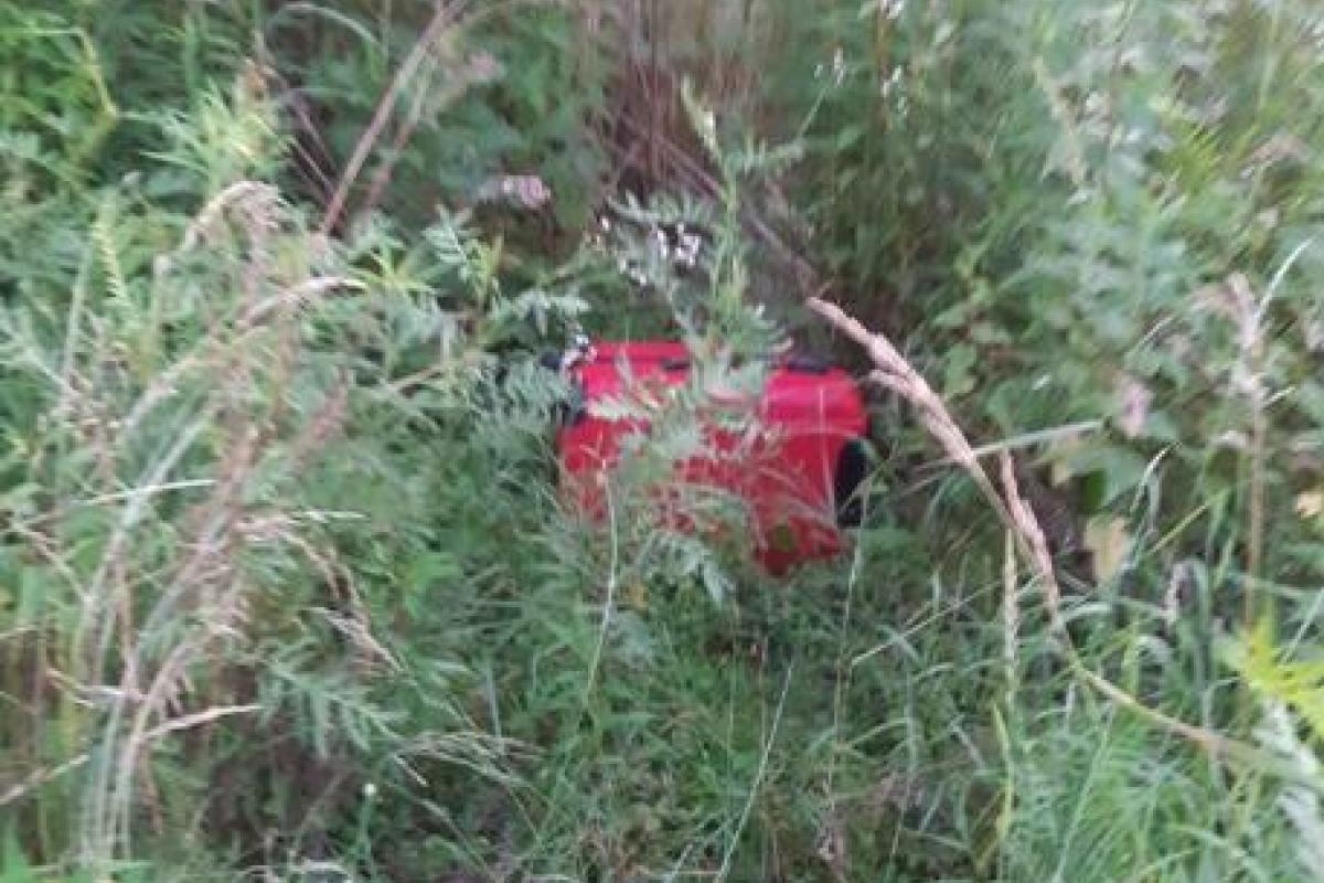 Полиция разыскивает мать мальчика, найденного мертвым в чемодане 