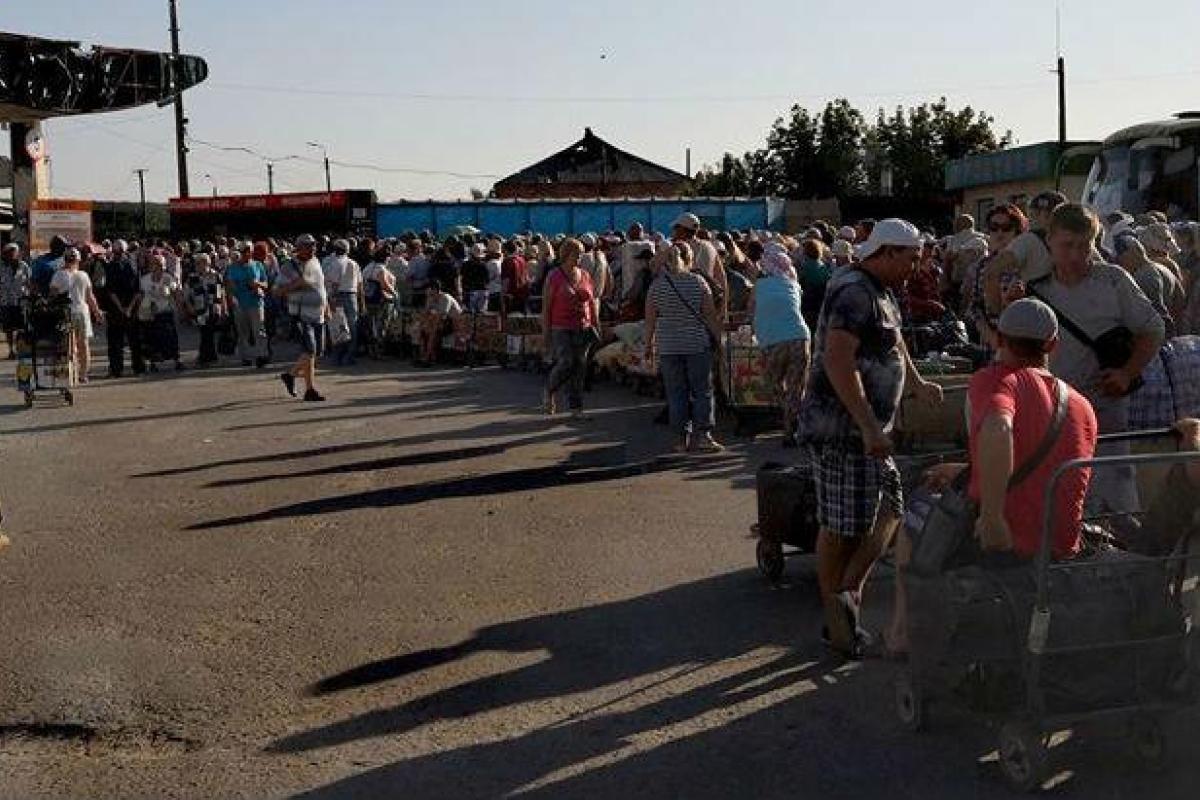 На КПВВ в Станице Луганской умер мужчина