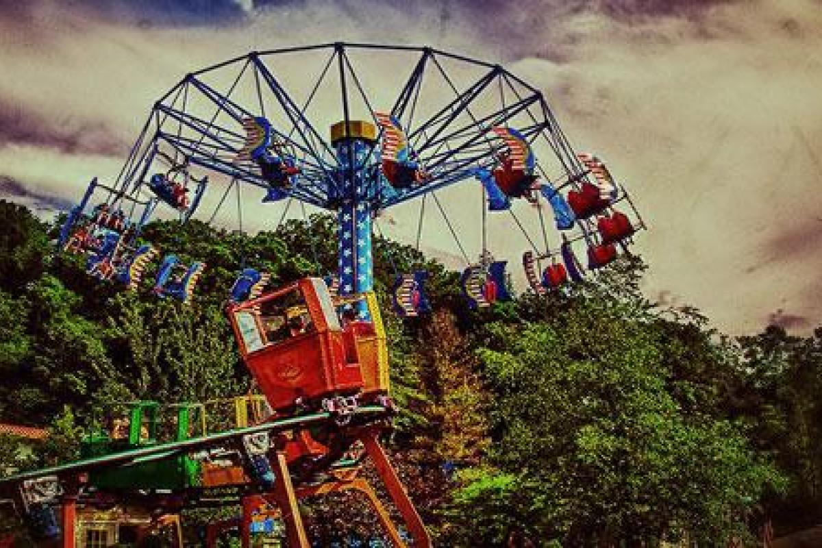 В курортном поселке на Херсонщине во время установки аттракциона погиб мужчина