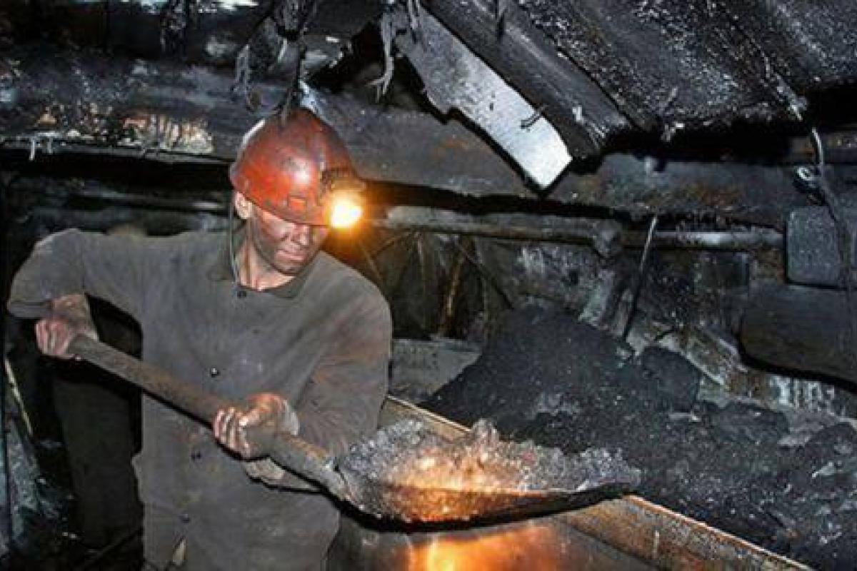 В СНБО пообещали в сжатые сроки выплатить зарплату горнякам В СНБО пообещали в сжатые сроки выплатить зарплату горнякам