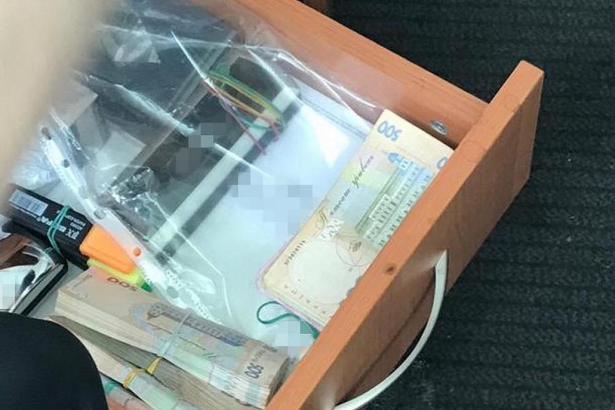 СБУ задержала на взятке крупных чиновников «Укрзалізниці»