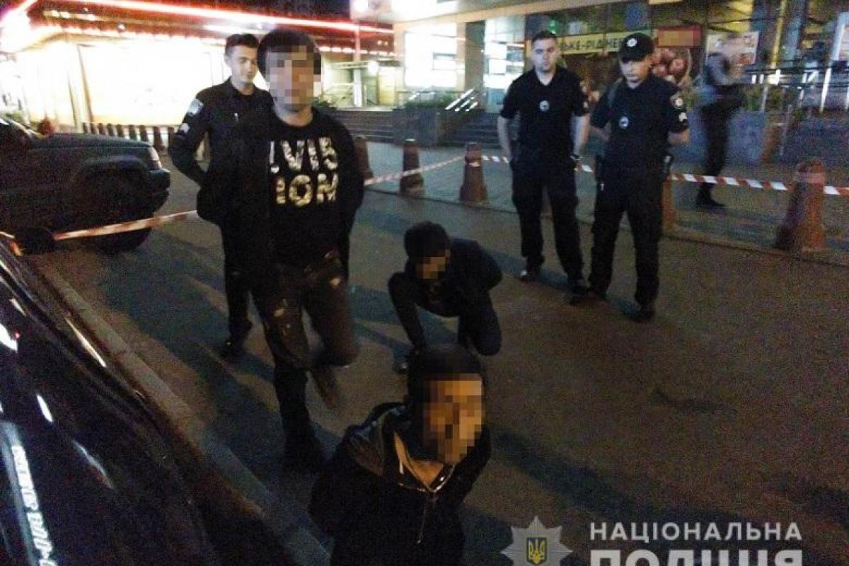 В киевском кафе произошел конфликт со стрельбой, есть раненый В киевском кафе произошел конфликт со стрельбой, есть раненый