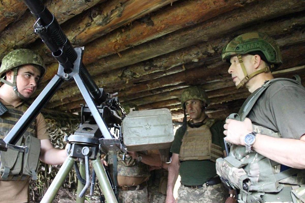 Боевики на Донбассе шесть раз обстреляли украинских военных, есть раненый Боевики на Донбассе шесть раз обстреляли украинских военных, есть раненый