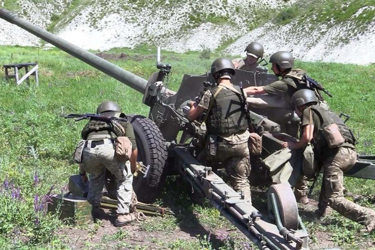 На Донбассе в результате обстрелов ранен один армеец ВСУ На Донбассе в результате обстрелов ранен один армеец ВСУ