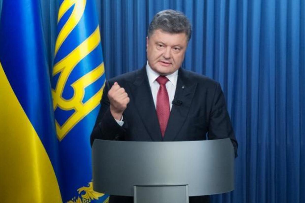Порошенко предложил продавать фильмы студии "Квартал-95" в Россию с украинским переводом Порошенко предложил продавать фильмы студии "Квартал-95" в Россию с украинским переводом