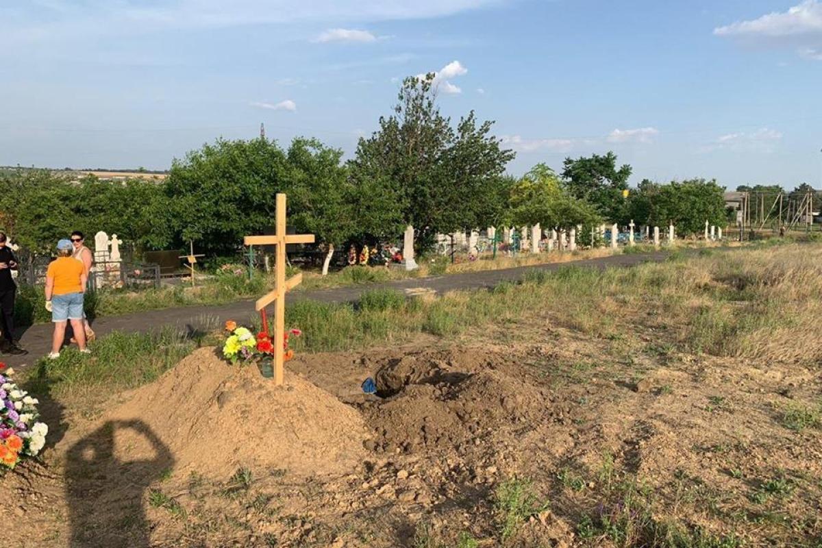 Во время поисков Дарьи Лукьяненко на Одесчине обнаружена свежая могила без креста Во время поисков Дарьи Лукьяненко на Одесчине обнаружена свежая могила без креста