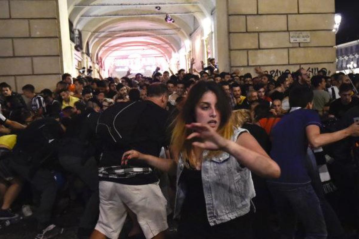 В Турции жители напуганы мощным землетрясением