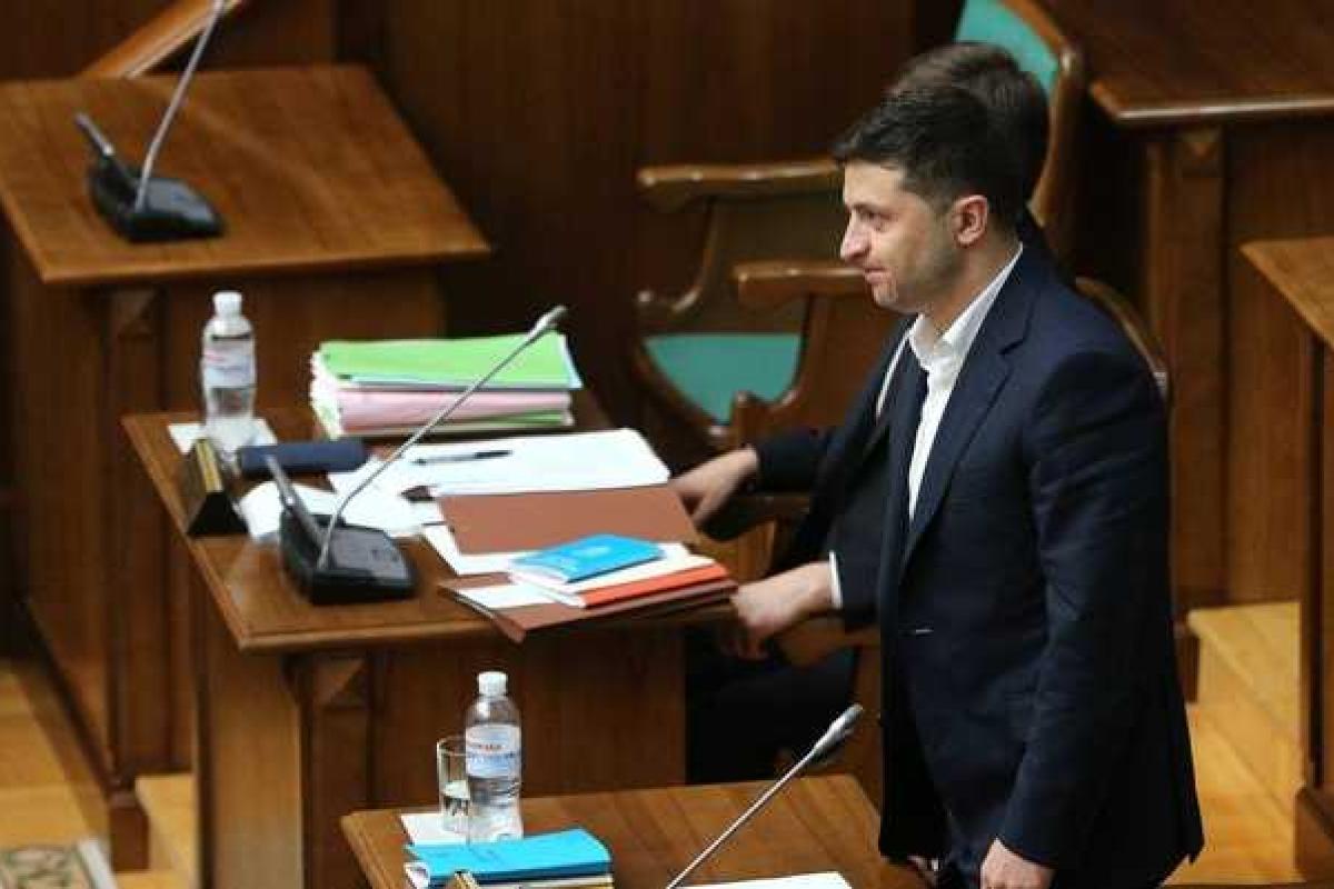 "Выборам 21 июля быть"!: КСУ признал конституционность указа о роспуске ВР "Выборам 21 июля быть"!: КСУ признал конституционность указа о роспуске ВР