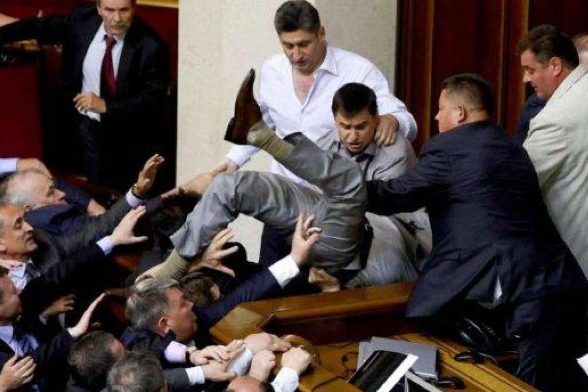 Кто проходит в Раду: Опубликован свежий предвыборный рейтинг