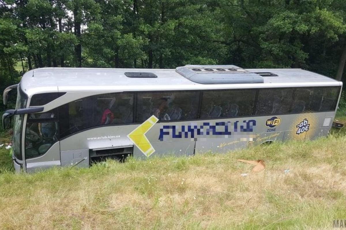 В Польше автобус с украинцами попал в ДТП, есть пострадавшие В Польше автобус с украинцами попал в ДТП, есть пострадавшие