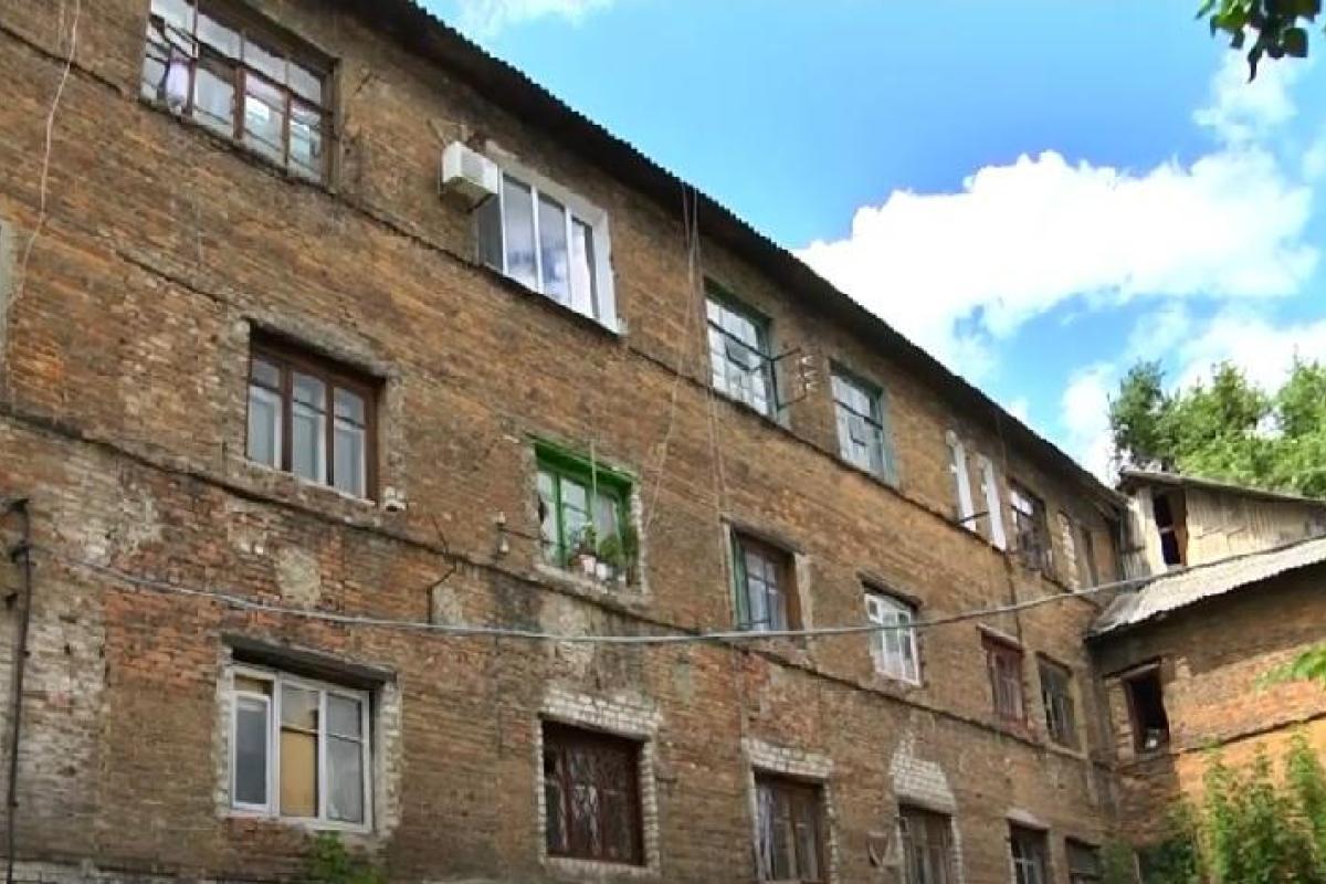 По факту разрушения дома в Лисичанске открыто уголовное дело: известна статья По факту разрушения дома в Лисичанске открыто уголовное дело: известна статья