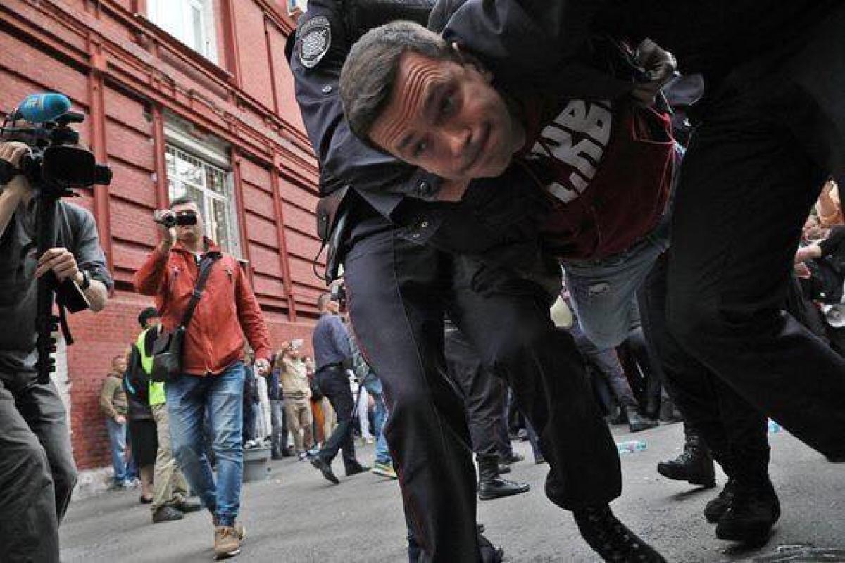 В Москве силовики жестко разогнали протестную акцию: задержаны оппозиционные кандидаты