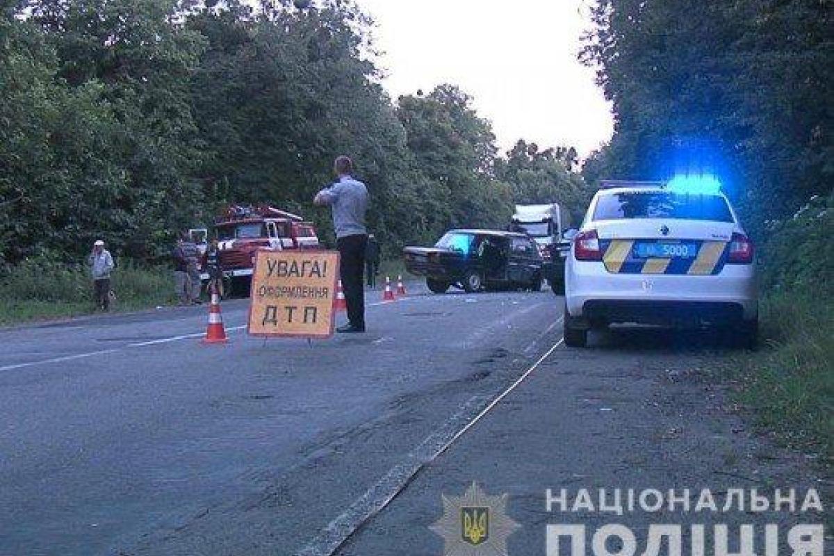Тройное ДТП на Винничине: семь человек госпитализированы Тройное ДТП на Винничине: семь человек госпитализированы