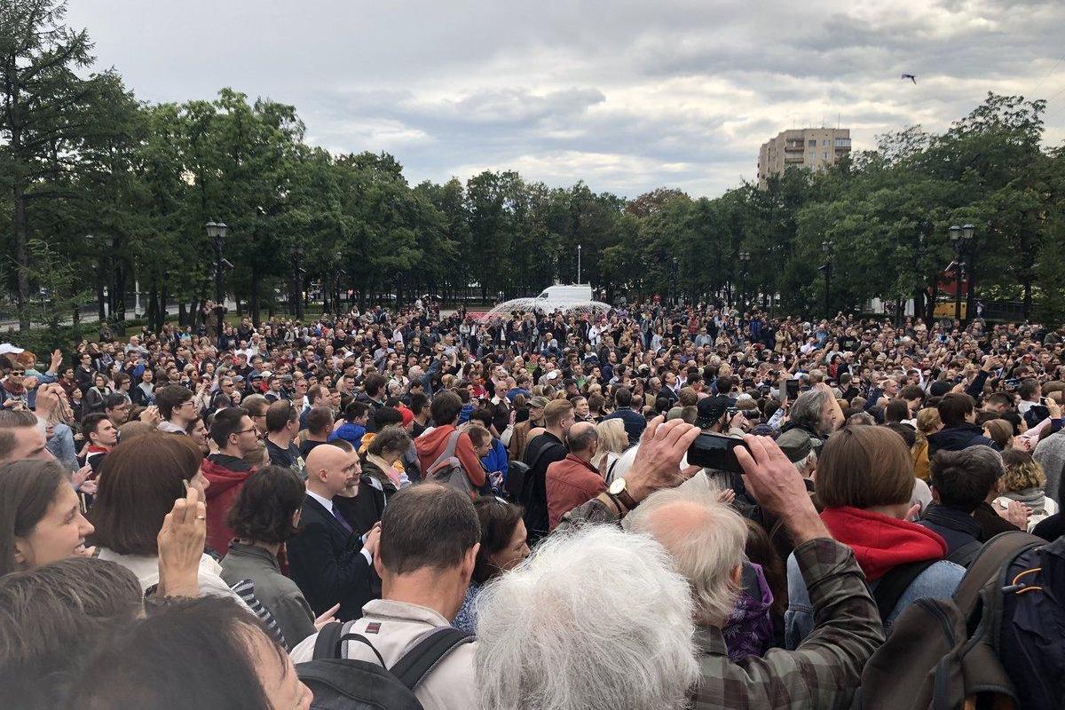 В Москве вспыхнул массовый протест из-за выборов В Москве вспыхнул массовый протест из-за выборов