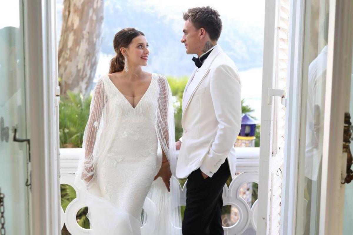 Стало известно, кто поймал букет невесты на свадьбе Влада Топалова и Регины Тодоренко