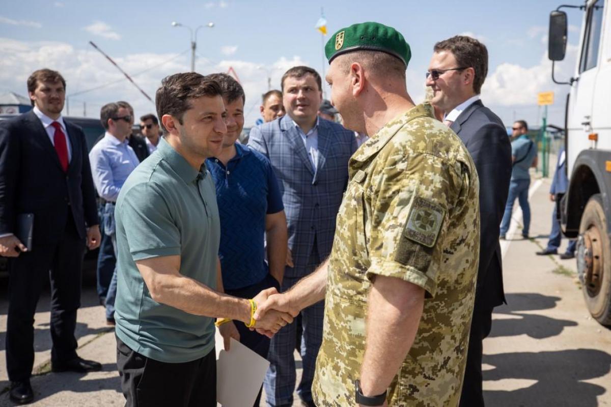 Зеленский: Полное обустройство КПВВ с оккупированным Крымом надо завершить до 20 декабря Зеленский: Полное обустройство КПВВ с оккупированным Крымом надо завершить до 20 декабря