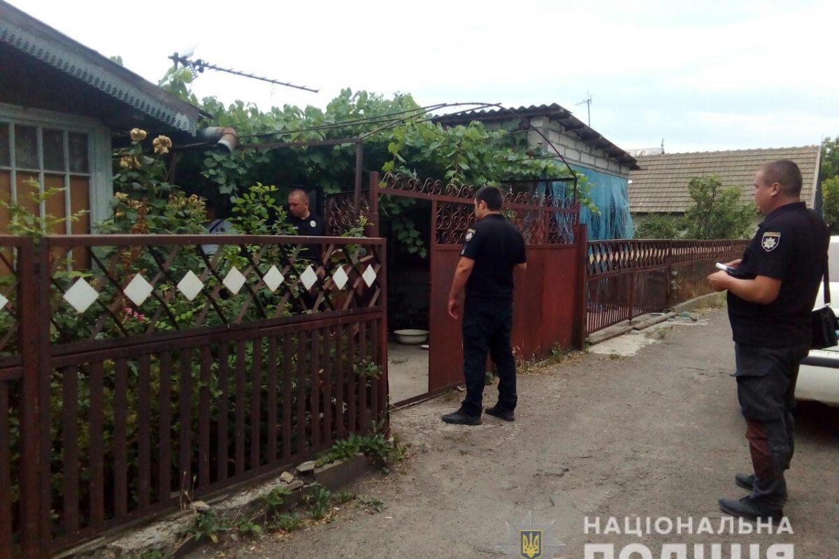 На Одесчине отец убил собственного сына и бросил тело в выгребную яму На Одесчине отец убил собственного сына и бросил тело в выгребную яму