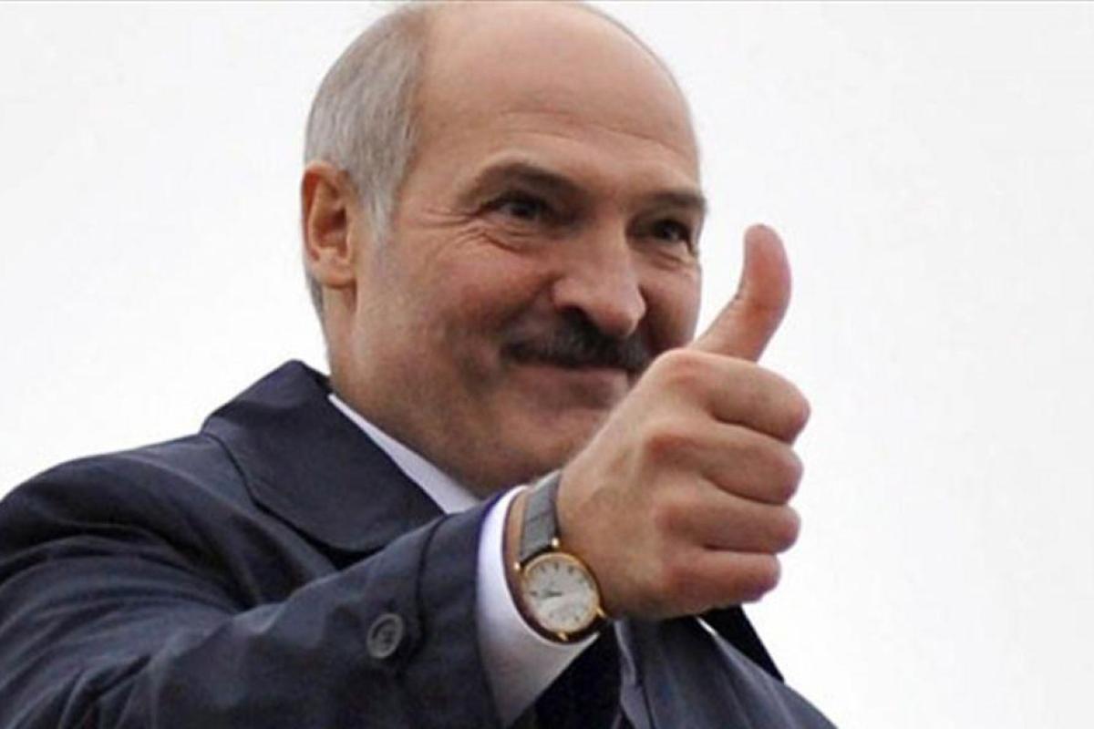 Лукашенко посетит осенью Украину по приглашению Зеленского Лукашенко посетит осенью Украину по приглашению Зеленского