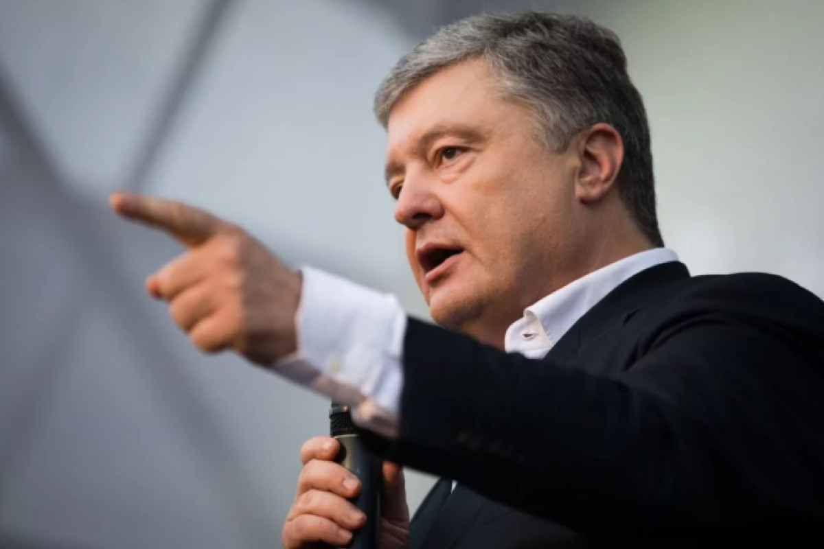 "Терпеть больше нельзя": Порошенко позвал украинцев на Майдан "Терпеть больше нельзя": Порошенко позвал украинцев на Майдан